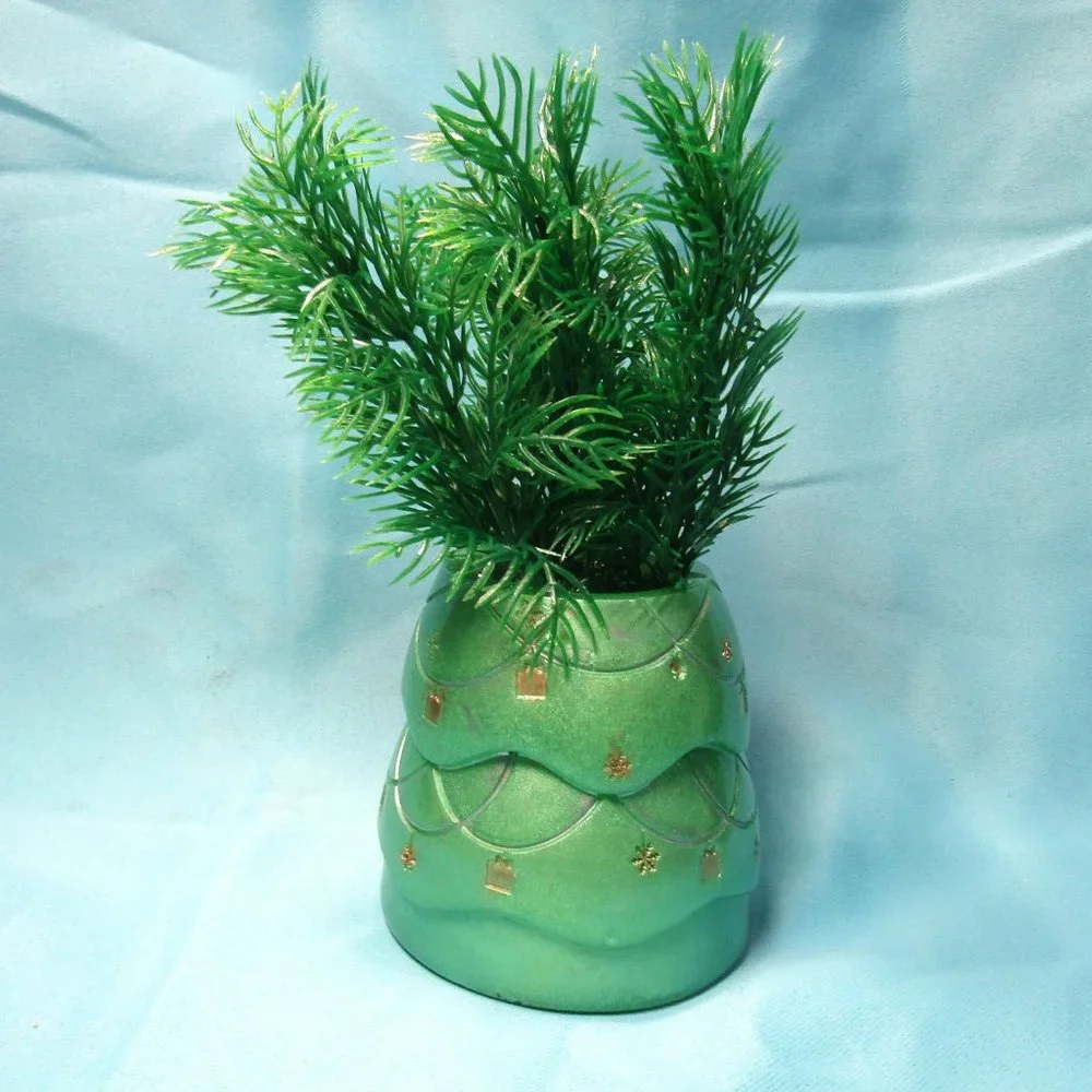 Aquarium Decoration - Christmas Yule Tree with Green Plant.